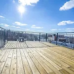 Spacious 3Bedroom Duplex With Rooftop Deck!