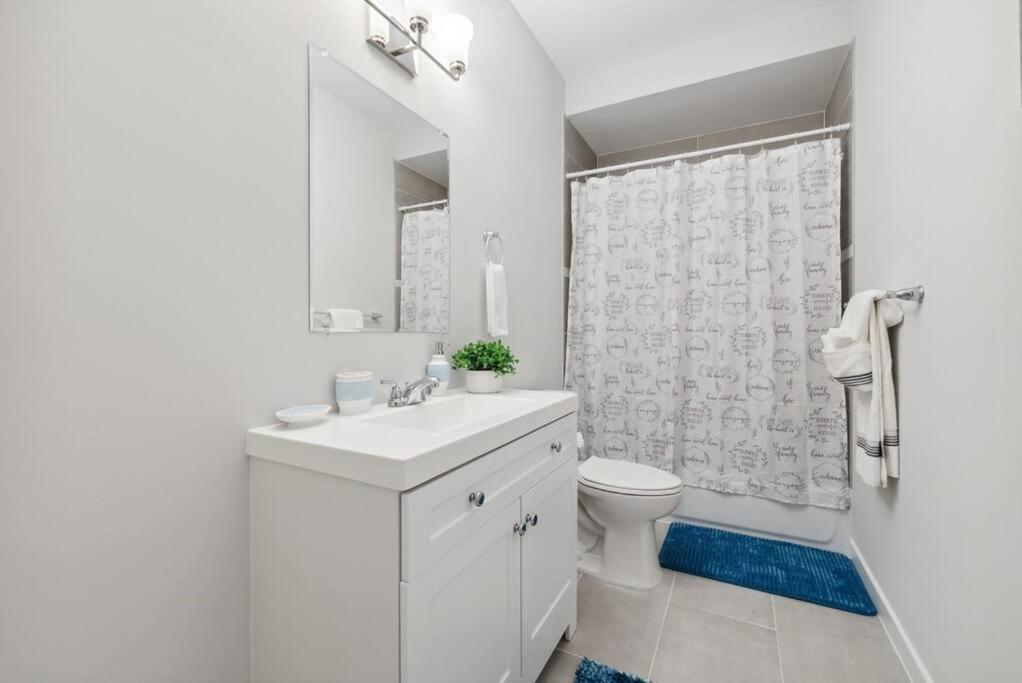 Apartamento Spacious 3bedroom Duplex With Rooftop Deck! *