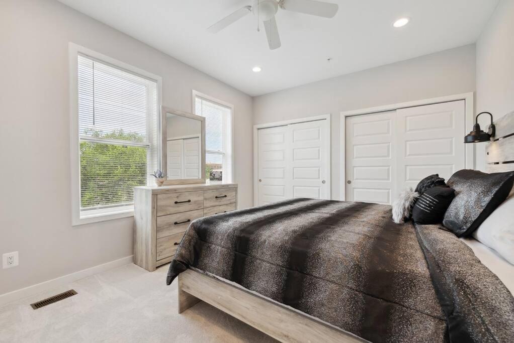 Apartamento Spacious 3bedroom Duplex With Rooftop Deck! Washington
